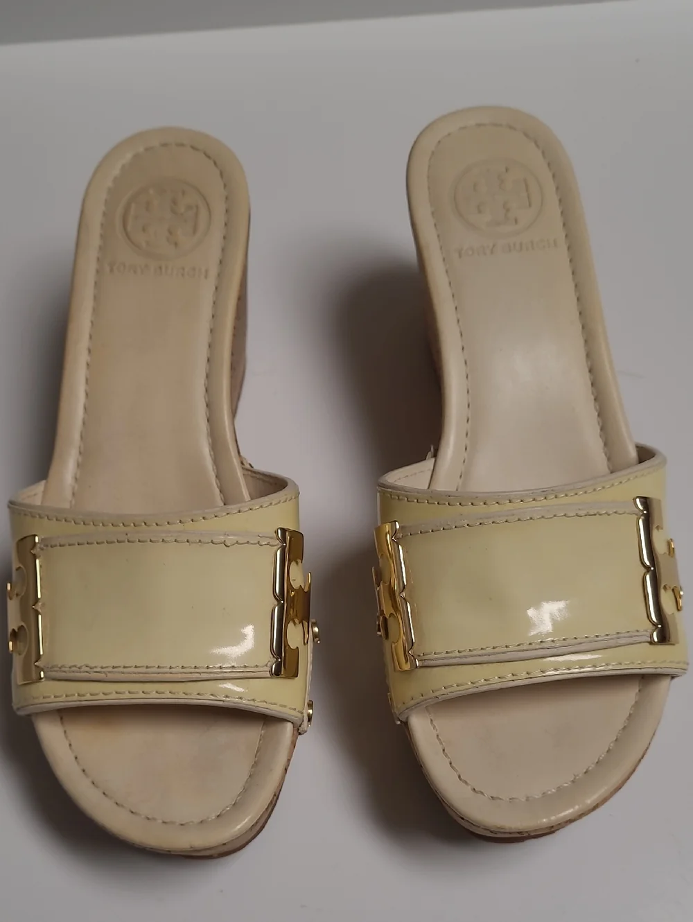 Tory Burch Pale Yellow Patent Slide Mules with Gold Hardware - Size 6.5